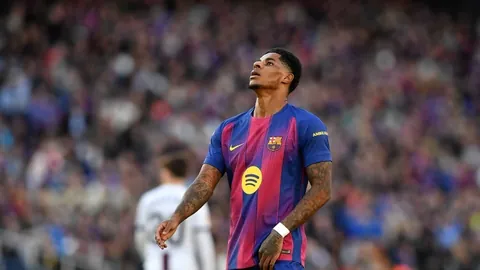 国脚朱辰杰面罩亮相，前广州名将披战袍中超惊艳回归